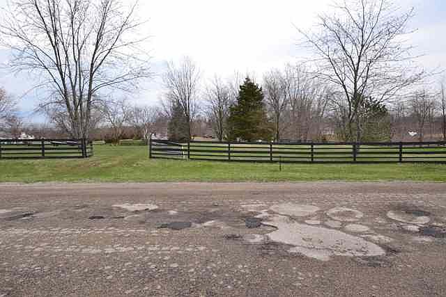 2nd image of Connemara Cir Lot 248