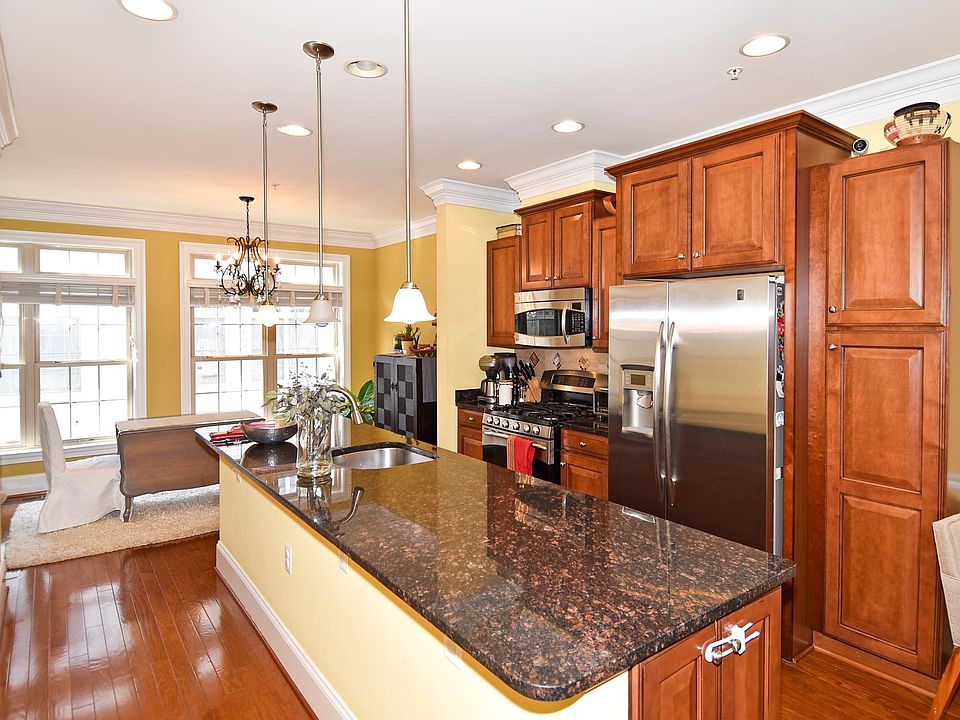 1st image of 451 N George Mason Dr