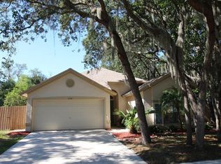 2301 Oakhurst Ct, Valrico, FL 33596