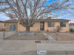 9509 Reba Ave SW, Albuquerque, NM 87121