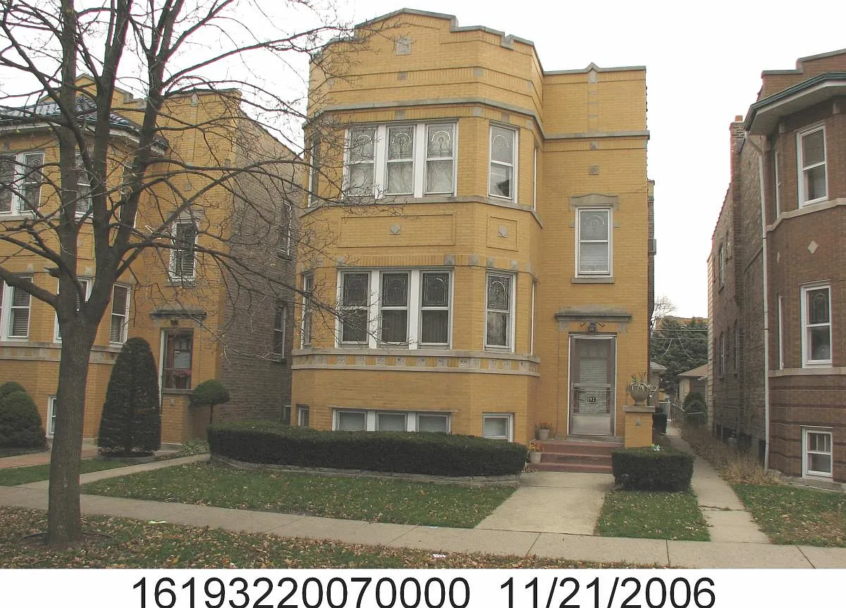 2 bed, $1,600 — Photo 1