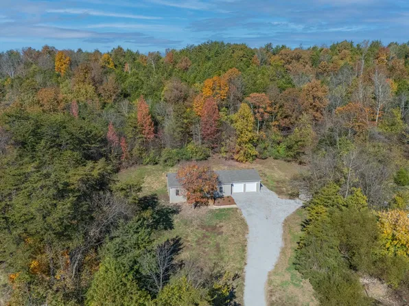 1406 Creekview Dr, Gallipolis, OH 45631