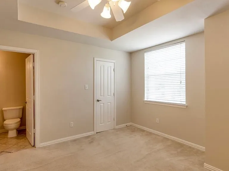 615 Regency Dr — Photo 22