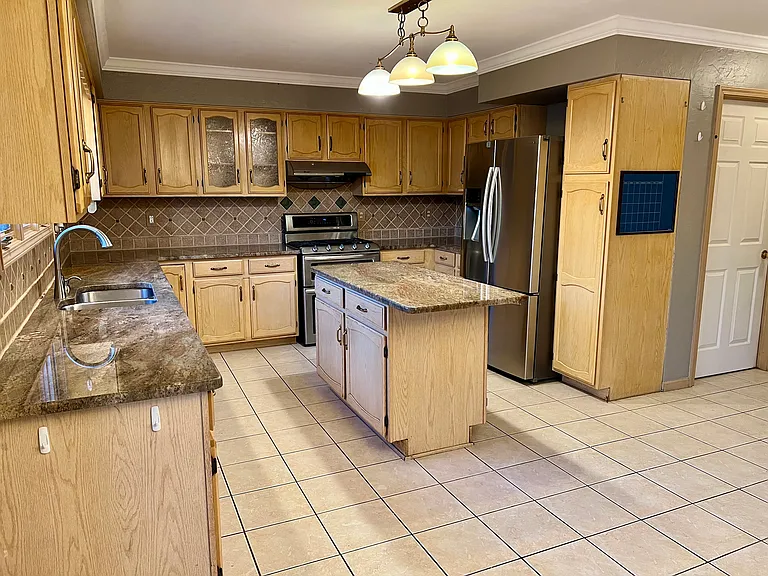 3263 Primrose Dr — Photo 8