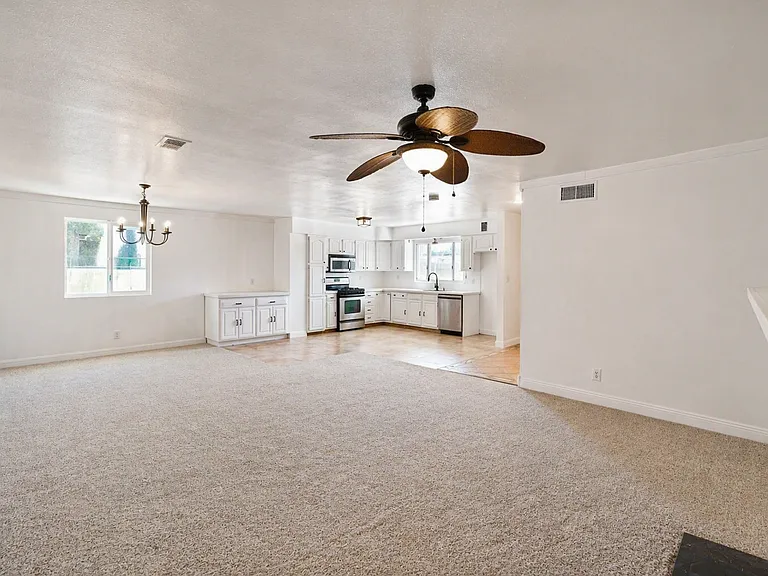 719 Esther Way — Photo 10