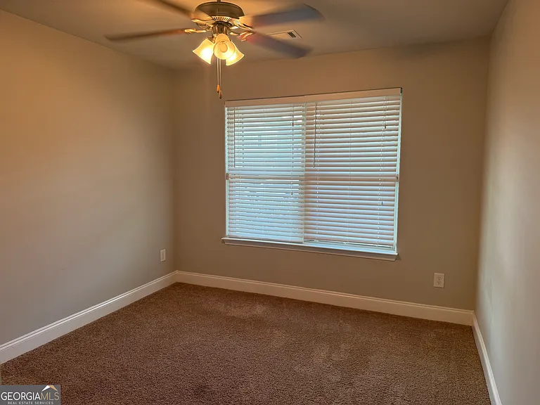 125 Leland Ln — Photo 21