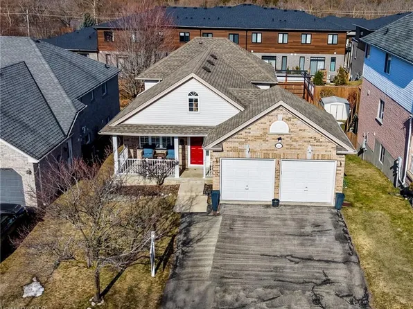 84 Endeavour Dr, Cambridge, ON N3C 4C2