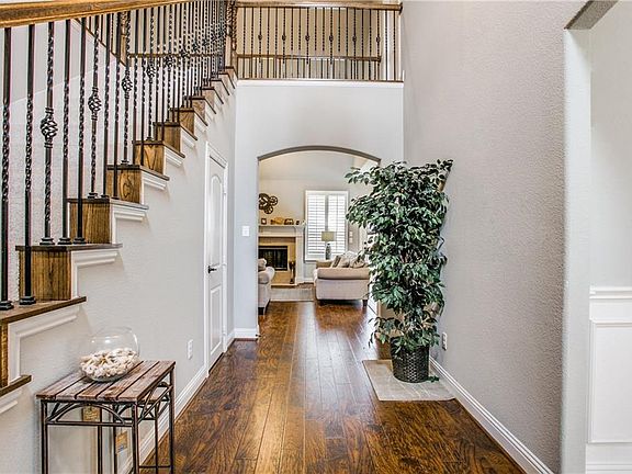 4th image of 1003 Cactus Dr