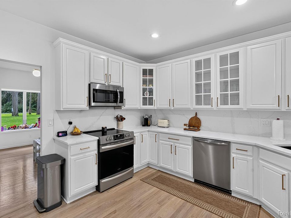 10073 Silver Lake Rd, photo 12