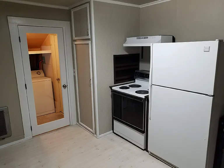 1403 E Coeur D Alene Ave — Photo 5
