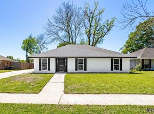 40105 La Rochelle Rd, Prairieville, LA 70769