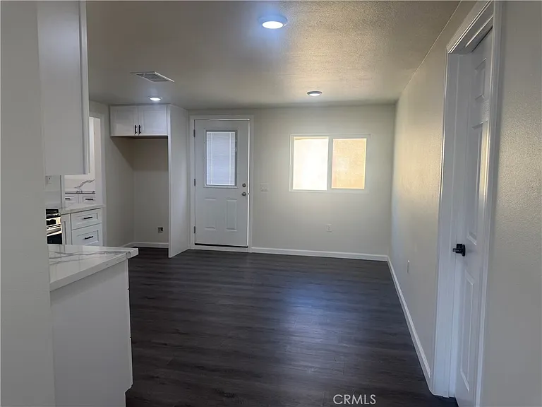 10337 Mull Ave — Photo 22