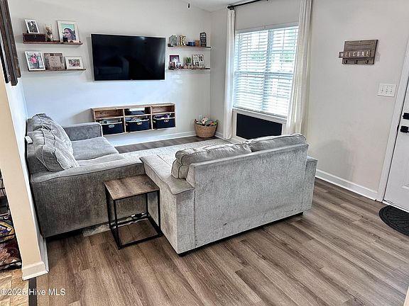 5th image of 308 Basil Court