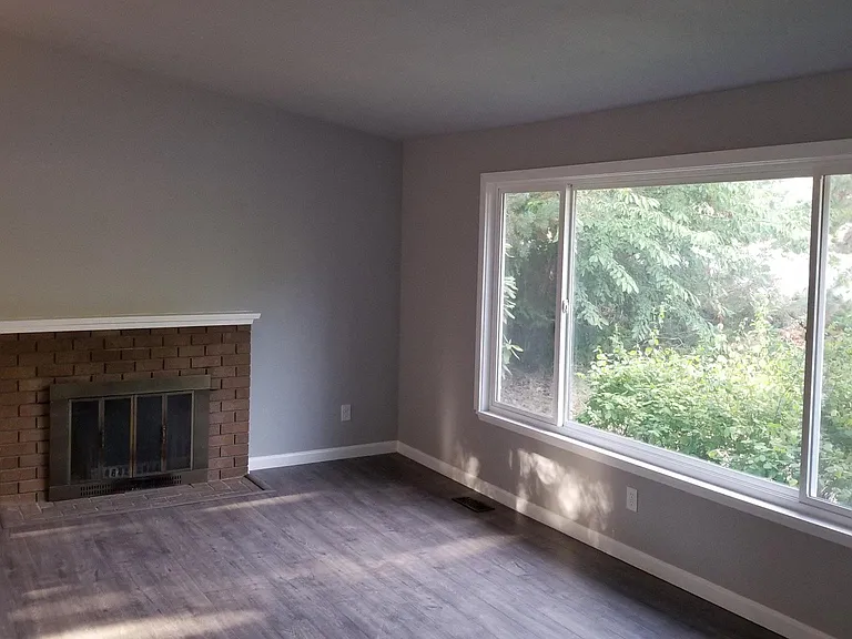 2111 Blaine Ave SE — Photo 4