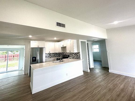 5th image of 3126 Buckley Avenue