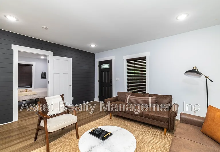 301 E Quincy Ave — Photo 29