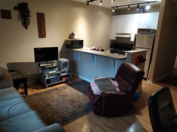 2nd image of 182 Gay St APT 402