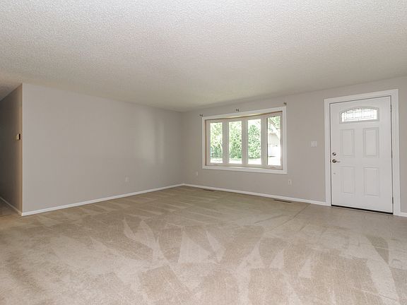 2nd image of 640 Bunker Hill Dr