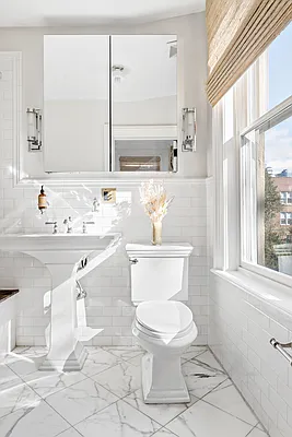 Sold by Compass | media 18