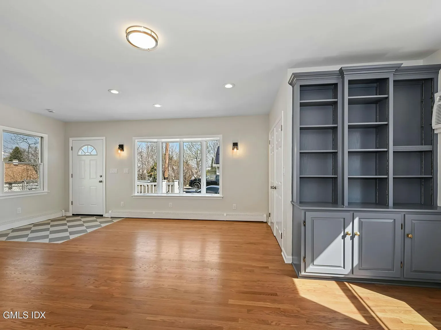 4 bed, 1784 sqft, $6,495 — Photo 4