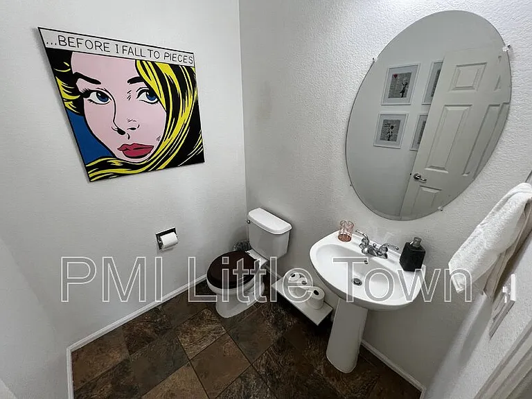 24646 E Florida Ave — Photo 12
