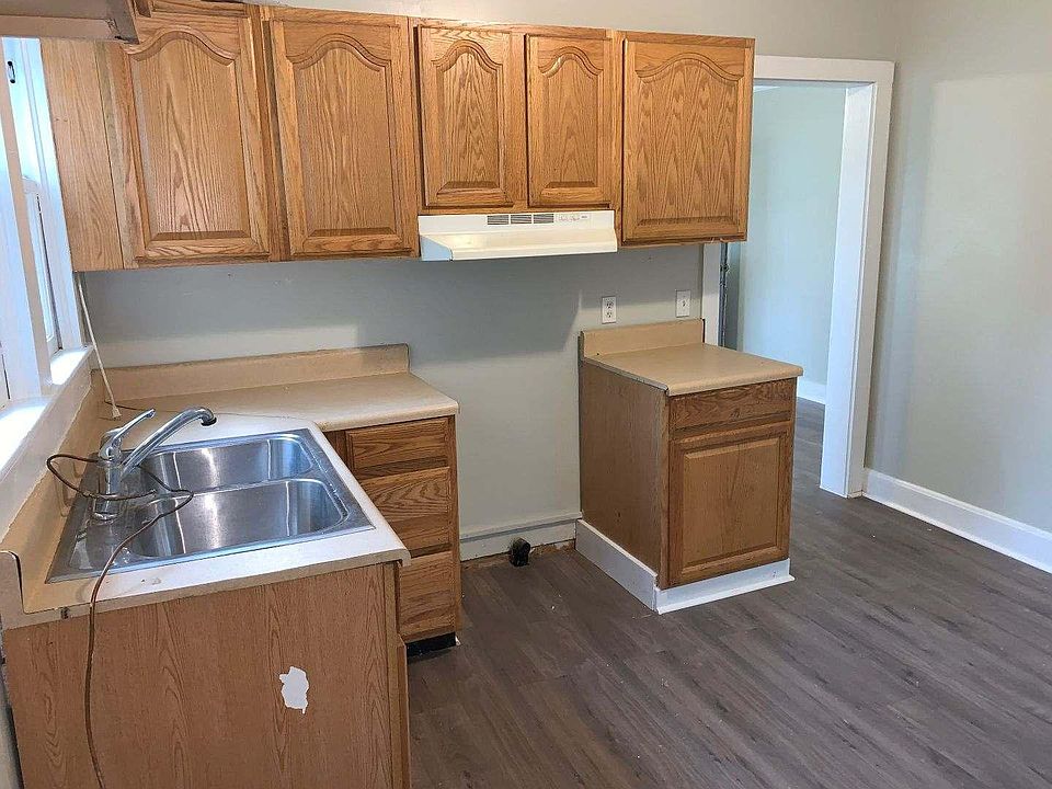 2nd image of 5435 Cotton St