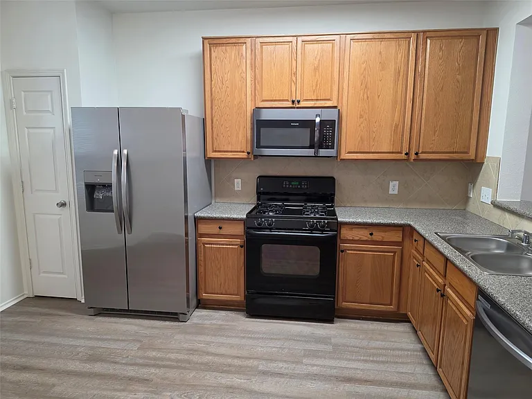 3418 Glenmore Meadow Dr — Photo 2