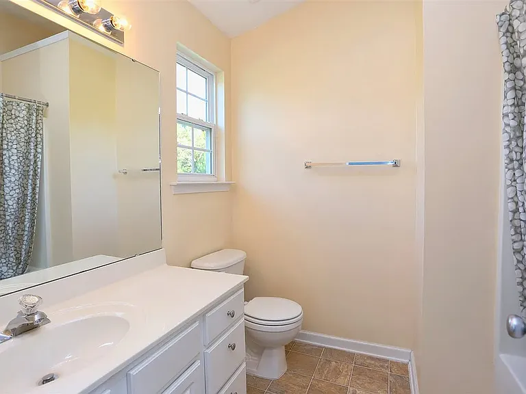 412 Colwick Ln — Photo 12