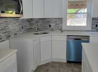 33 Stillwell St #1, Huntington, NY 11743