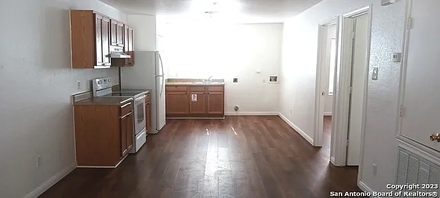 2 bed, 1.0 bath, 816 sqft, $995 — Photo 3