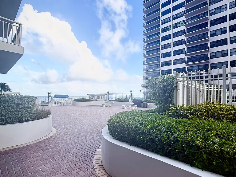 3850 Galt Ocean Dr #210 — Photo 4