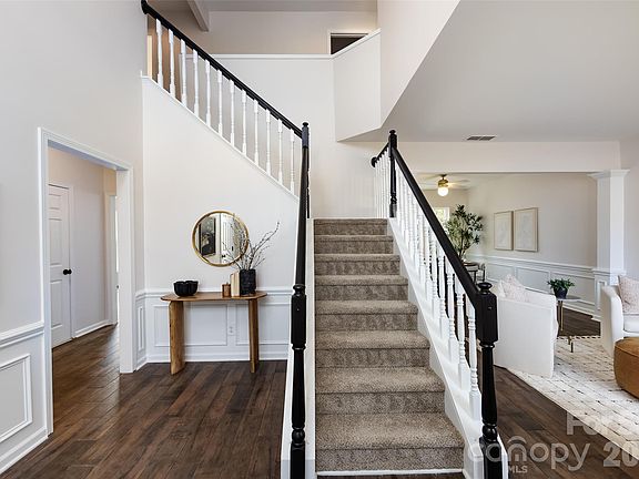 3rd image of 2130 Winthorp Ridge Rd