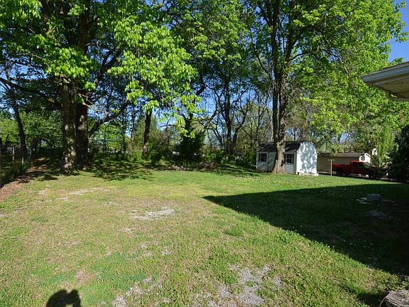 3rd image of 307 Cumberland Dr