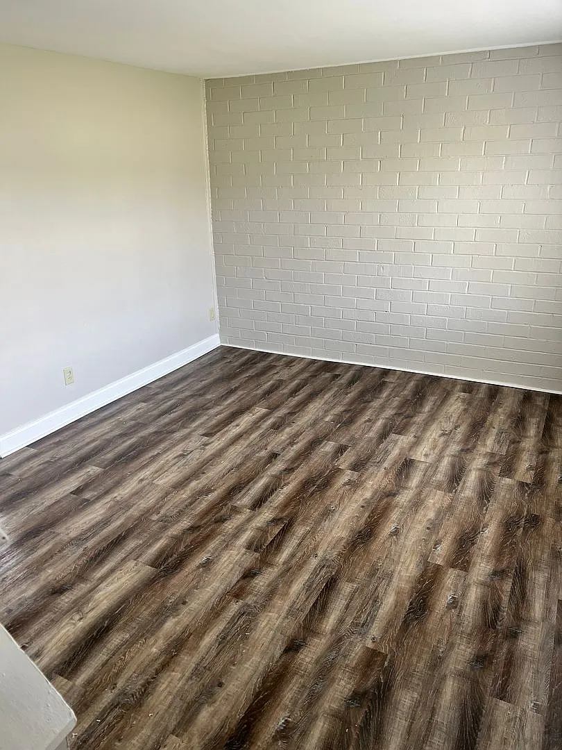 Fresh, clean and remodeled Two Bedroom Apartment! — Photo 2