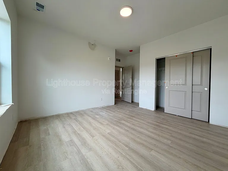 Riverbend Flats Apartments — Photo 129
