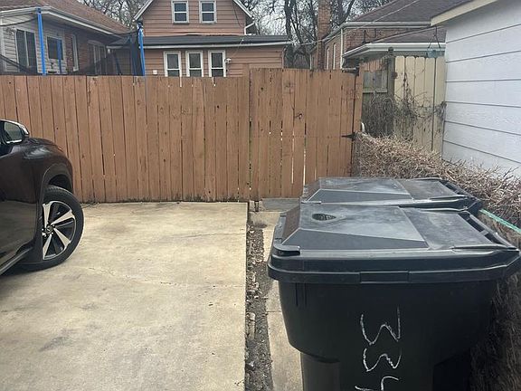 5th image of 3344 W Marquette Rd