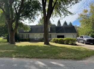 8787 E Black Point Rd, Syracuse, IN 46567