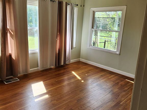 3rd image of 1601 Lake Ave