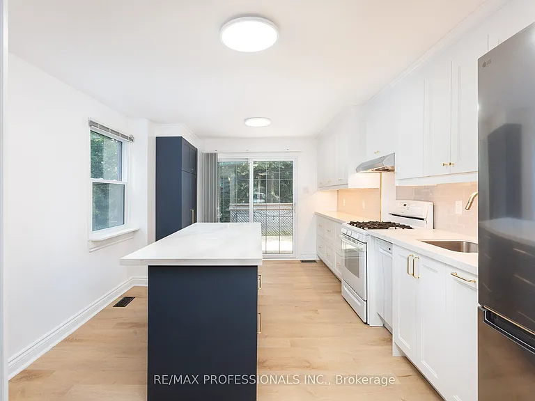 4 Runnymede Rd — Photo 9