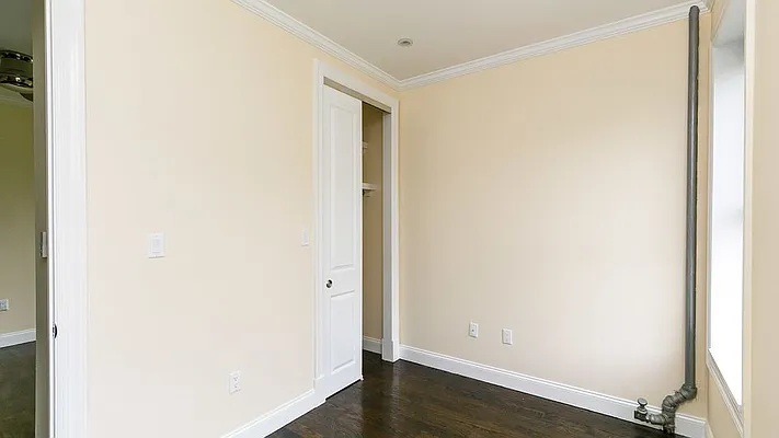 Rented by Avenues Real Estate | media 9