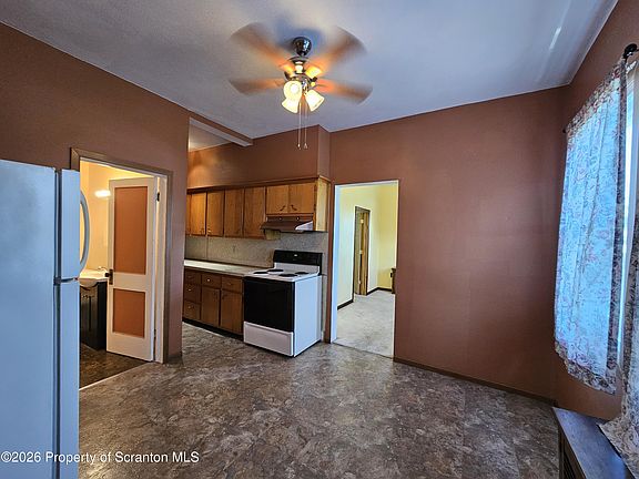 3rd image of 132 Smith St APT 2