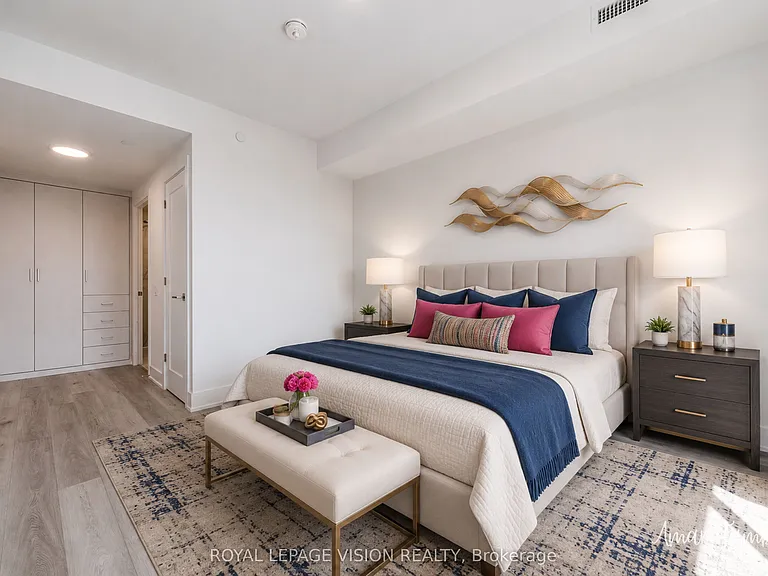 858 Dupont St #728 — Photo 7