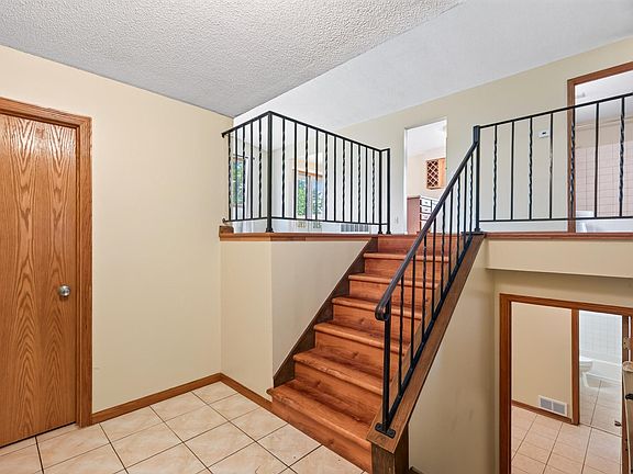 3rd image of 14326 Park Ave S