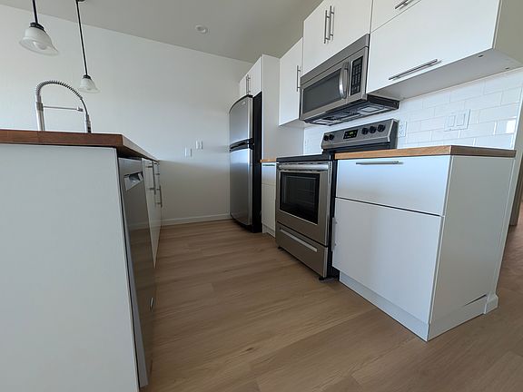 3rd image of 4150 Cesar Chavez St APT 5