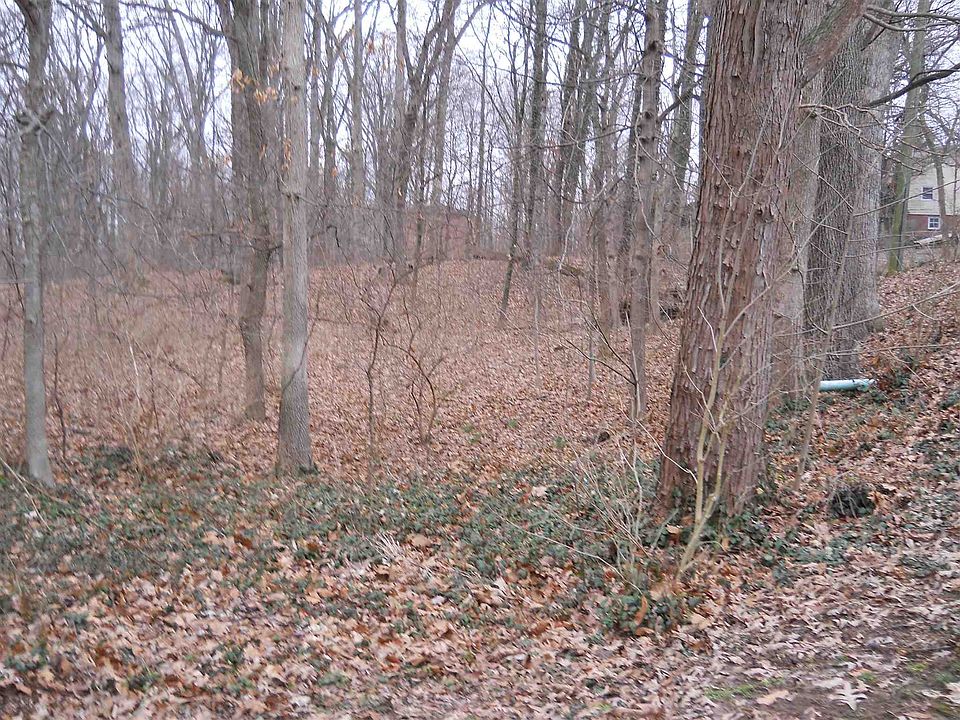 2nd image of 4211 White Oak Rd