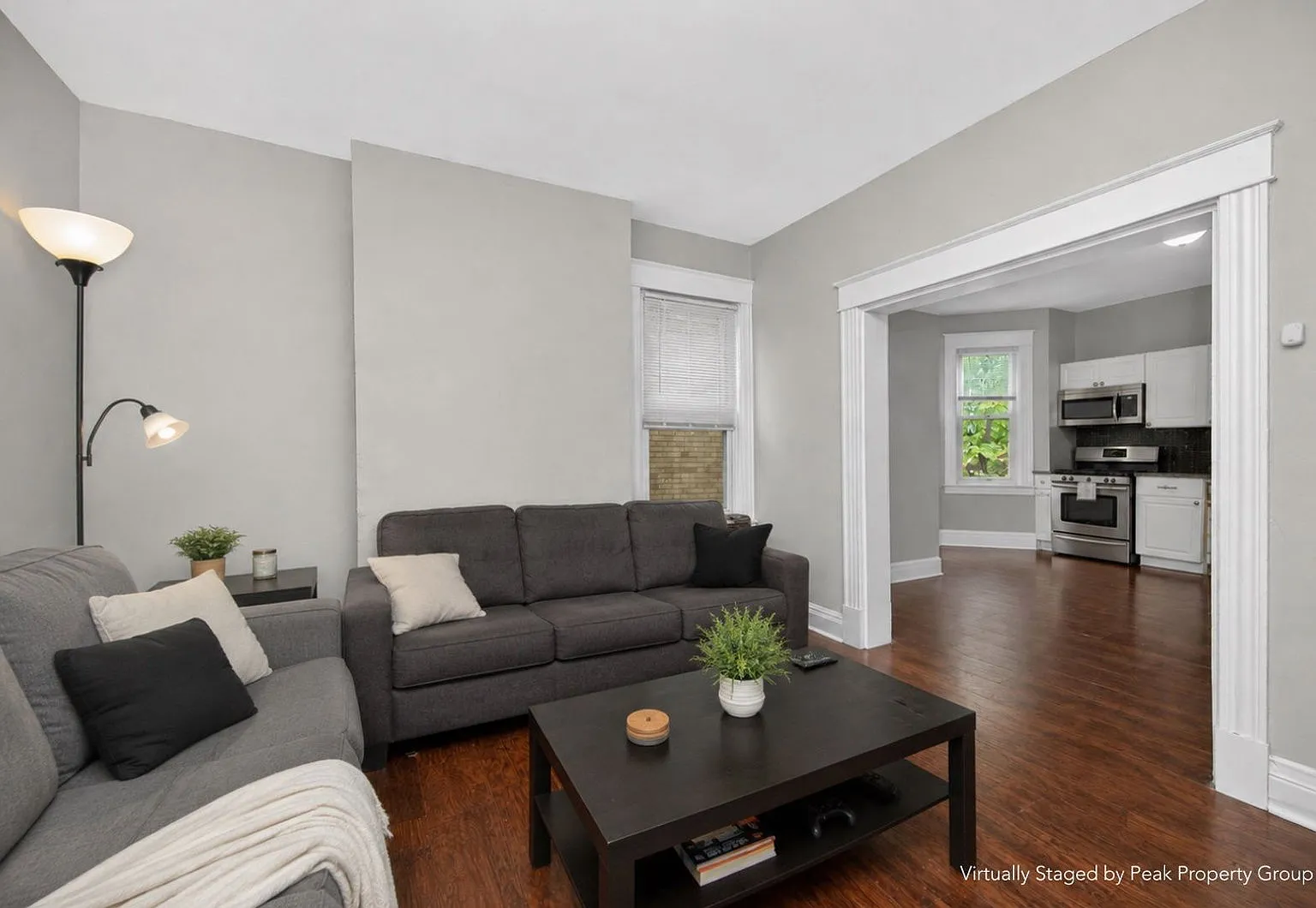 6 bed, 2.0 bath, 1847 sqft, $4,995 — Photo 2