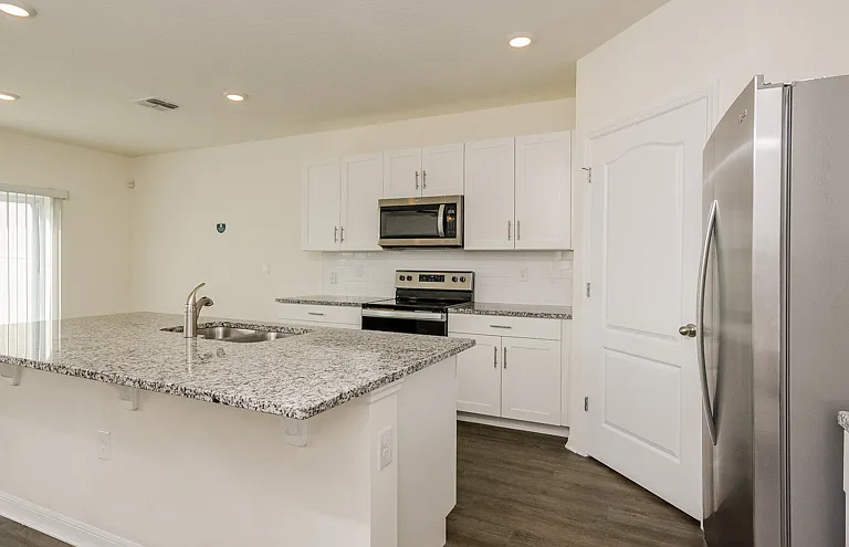 Kinsman Pointe — Photo 8