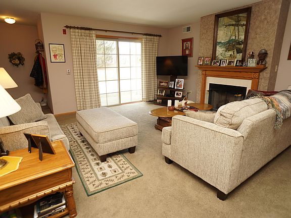 2nd image of 1926 Parknoll Ln
