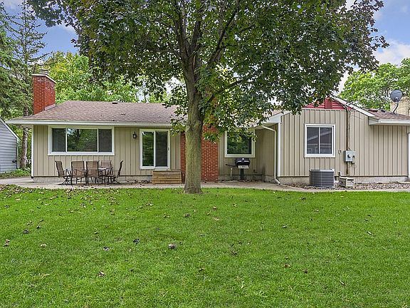 Patio with natural gas grill