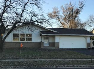 1869 Thomas Dr, East Troy, WI 53120